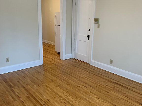 2nd image of 1720 Ashland Ave