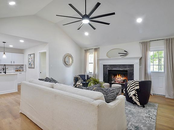 2nd image of 7458 Morris Ln