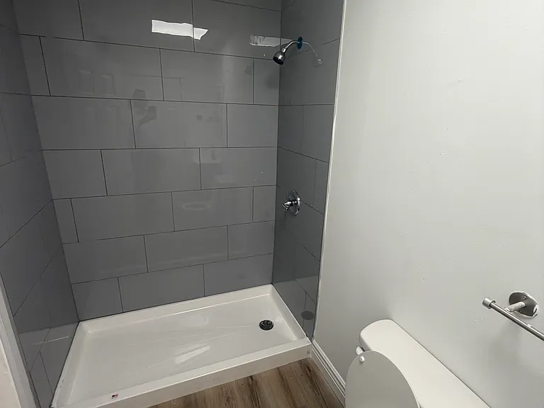 51 Central Blvd #B — Photo 4