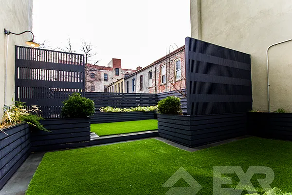 Rented by EXR | media 36