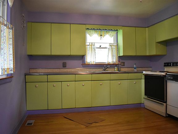 5th image of 1495 Park Ave
