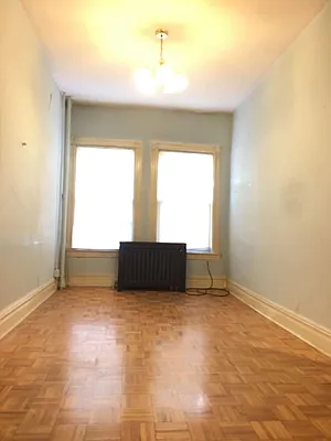 Sold by Momentum Real Estate LLC | media 6