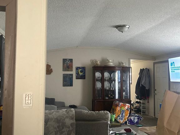 5th image of 1029 Pebble Creek Dr