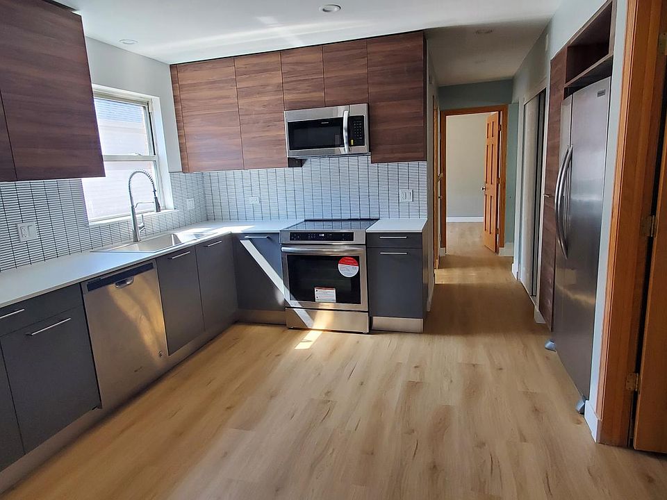 1st image of 1835 W Berteau Ave #2