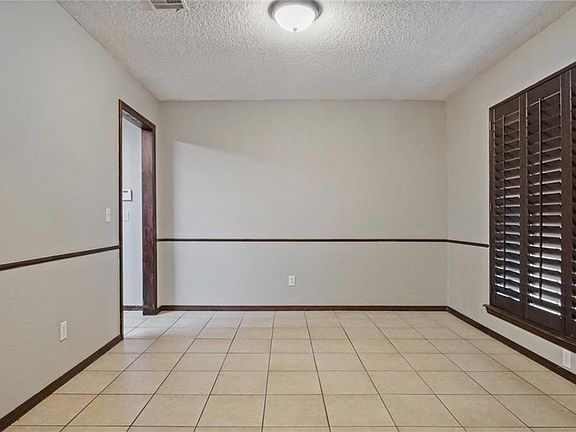 4th image of 1006 Leland Ct
