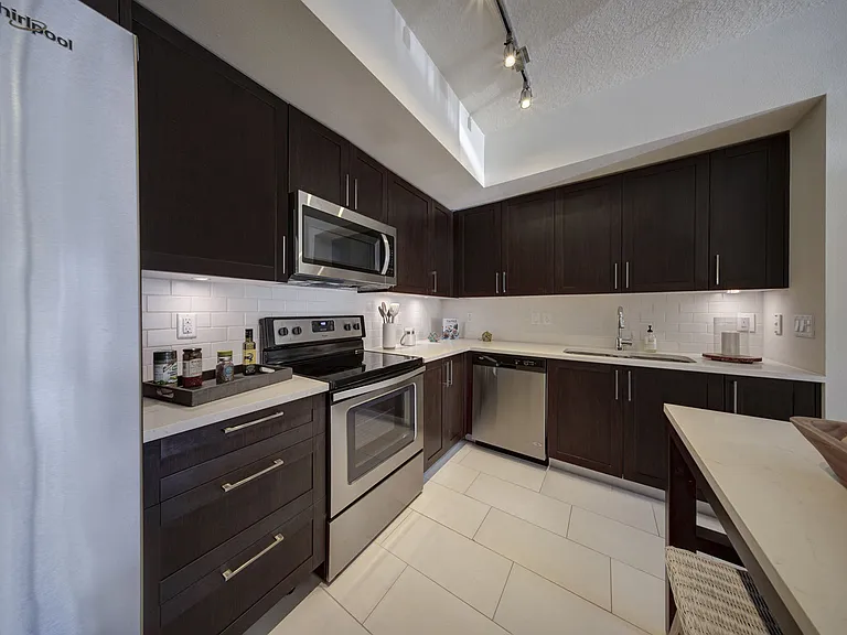 Solle Davie Luxury Apartments — Photo 6