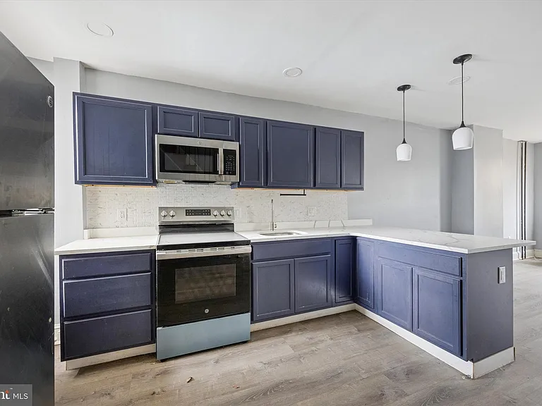 4928 W Thompson St #2 — Photo 3