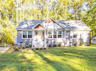 895 Long Point Rd, Hague, VA 22469
