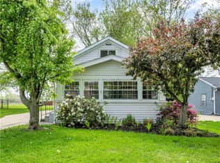 252 Parkway Dr, Eastlake, OH 44095