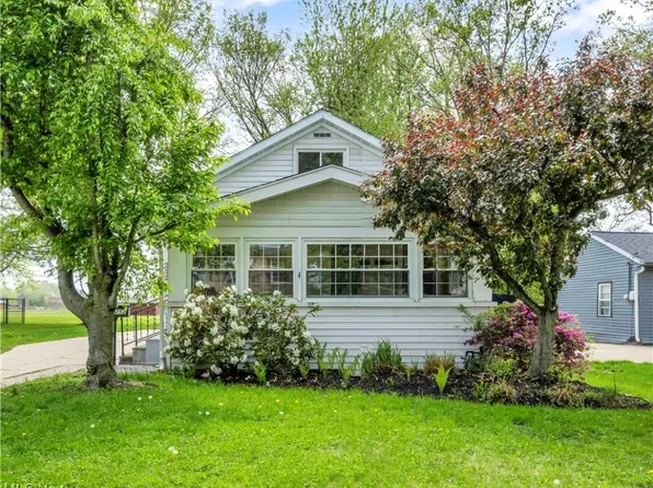 252 Parkway Dr, Eastlake, OH 44095