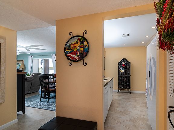 4th image of 7400 Sunshine Skyway Ln S APT 104