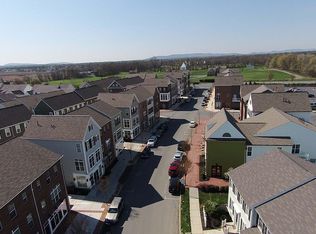 32 Stone Barn Rd, Mechanicsburg, PA 17050