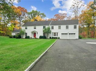 143 Parish Rd, New Canaan, CT 06840