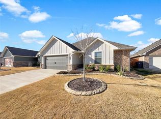 5305 Malpaso Creek Dr, Mustang, OK 73064