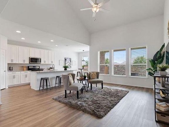4th image of 1029 Zacarias Dr