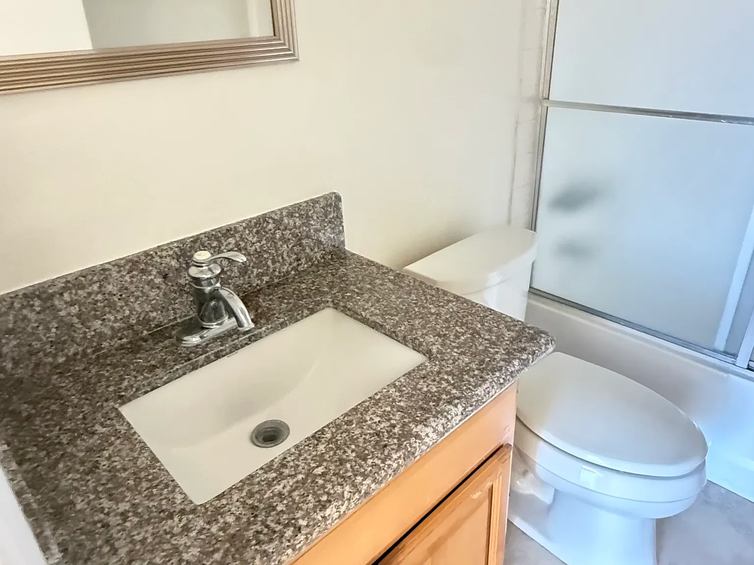 2 bed, 850 sqft, $2,500 — Photo 4