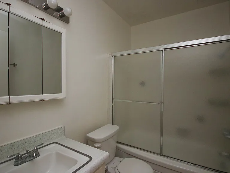 1009 N Garfield Ave #2 — Photo 16