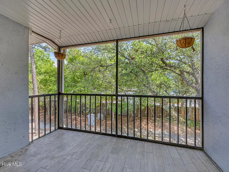 4403 Holly Tree Rd — Photo 26