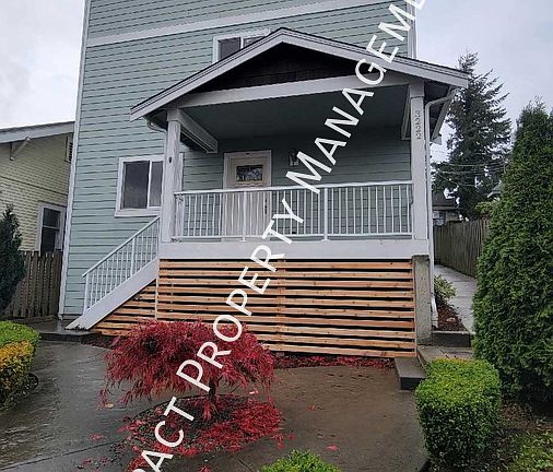 2nd image of 3222 Lombard Ave Unit A