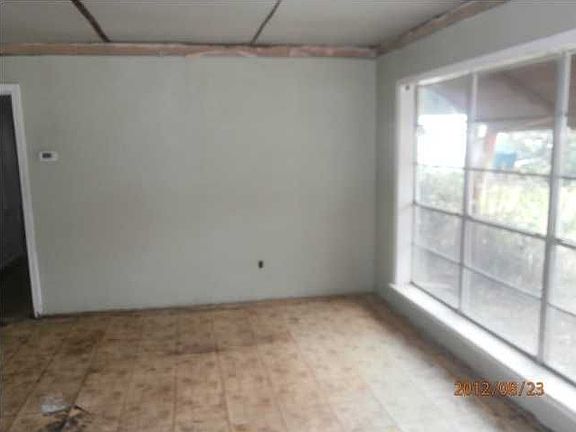 2nd image of 364 Osborne Dr NE