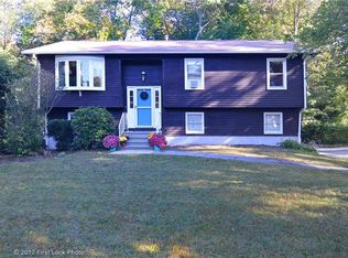 33 Douglas Cir, Smithfield, RI 02828
