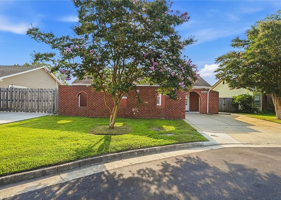 1st image of 3549 Daffodil Cres
