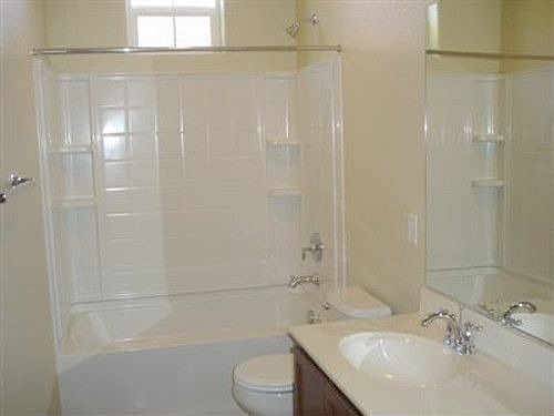 2nd image of 710 Wapello Cir