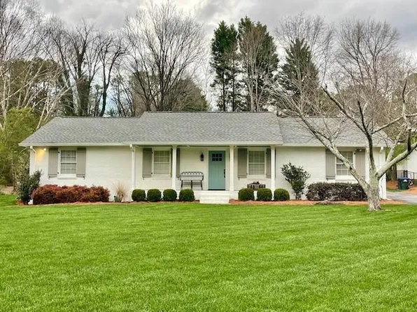 225 Thompson Pl, Roswell, GA 30075