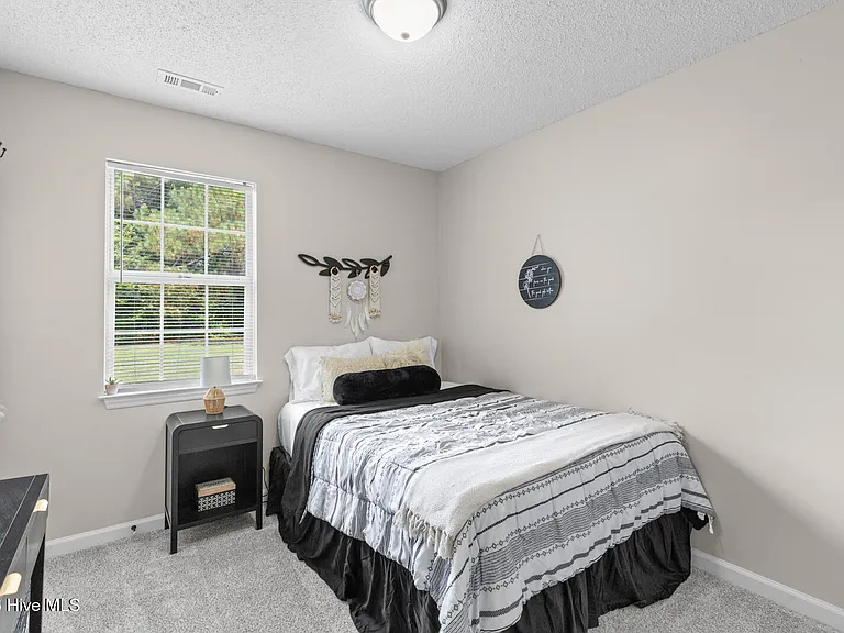 211 Clydesdale Ct — Photo 22
