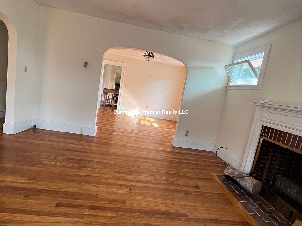 1st image of 382 Beale St #2