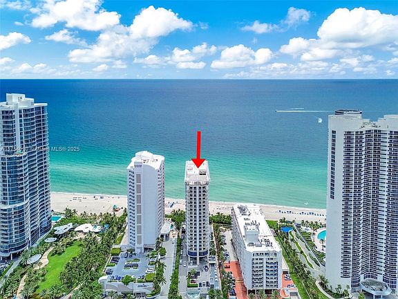 4th image of 17315 N Collins Ave #708
