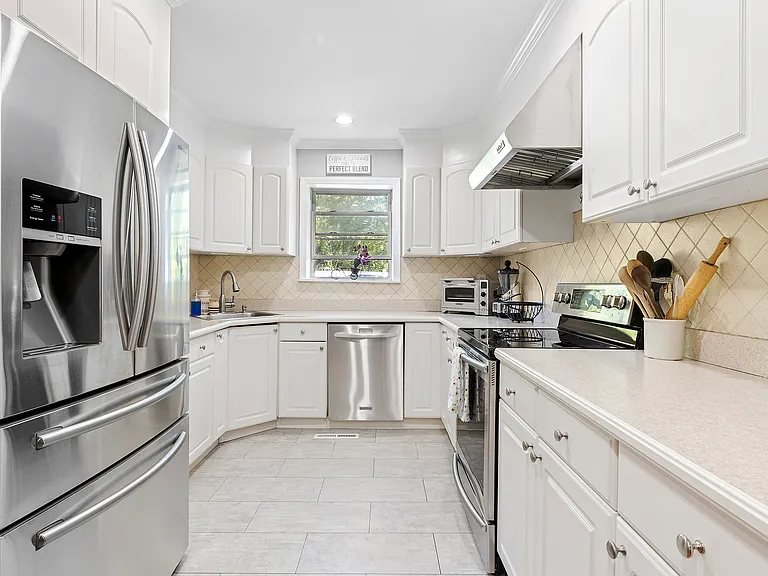 190 Wakeman Rd #A — Photo 5