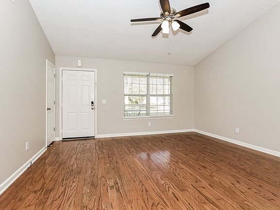 3rd image of 1427 River Rock Blvd