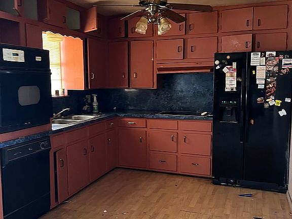 3rd image of 417 Starlite Dr