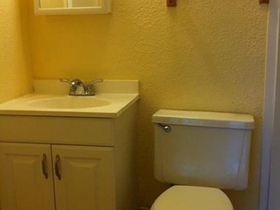 5th image of 21420 NW 40th Circle Ct