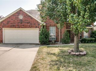 204 Springpark Dr, Arlington, TX 76014