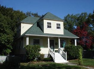 53 Beechcrest St, Warwick, RI 02888