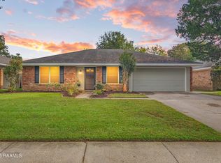 405 Elmwood Dr, Lafayette, LA 70503