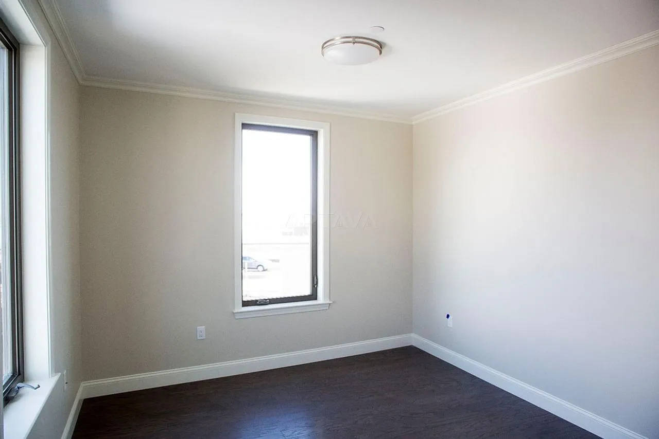 2 bed, $3,400 — Photo 4
