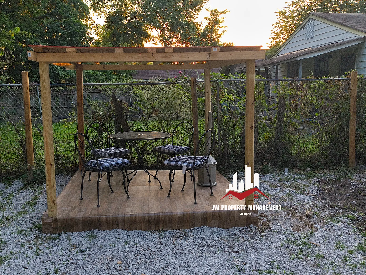 2483 Vandale Ave — Photo 4