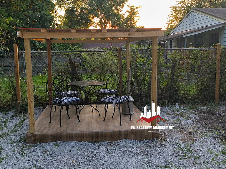 2483 Vandale Ave — Photo 4