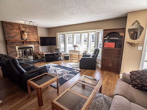 5th image of 4828 48th St