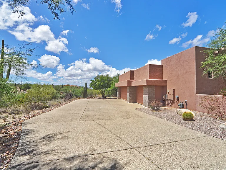 3835 N Whiptail Wash Pl — Photo 55