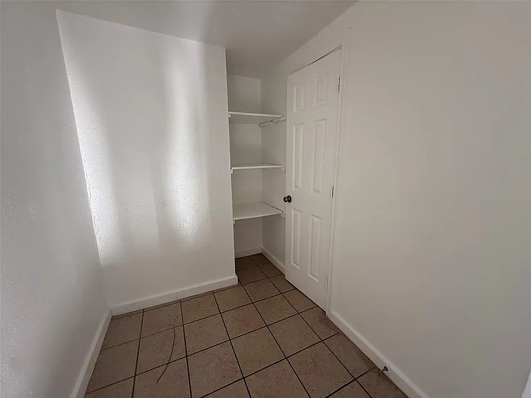 938 Zoe St #1 — Photo 8