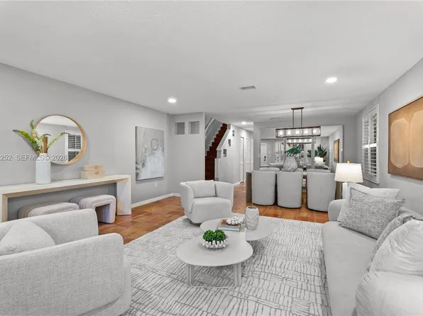 3274 Gifford Ln, Miami, FL 33133