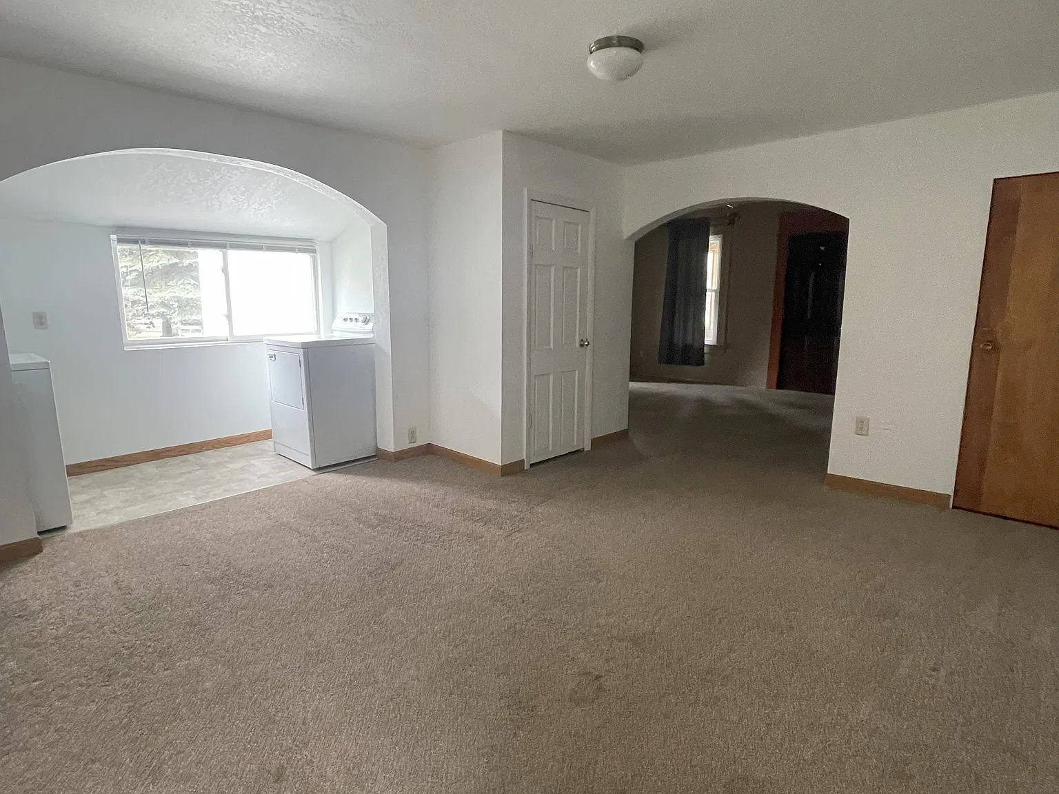 3 bed, 1000 sqft, $1,700 — Photo 4