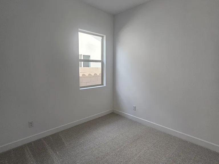 2942 E Manzanilla Ave — Photo 19