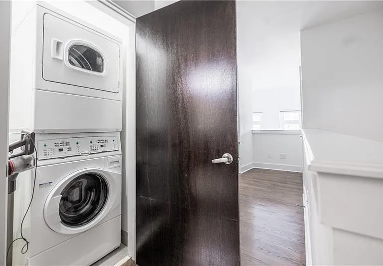 1221 Caroline St NE #201 — Photo 26