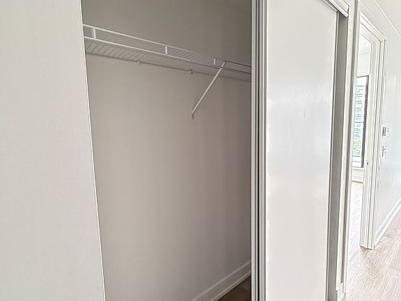 5th image of 3009 Novar Rd #722