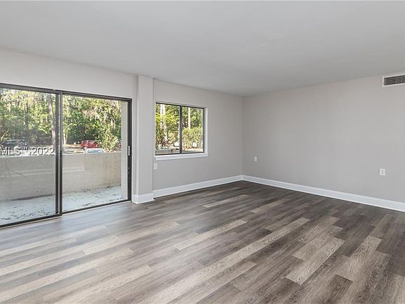 5th image of 300 Woodhaven Dr APT 1102